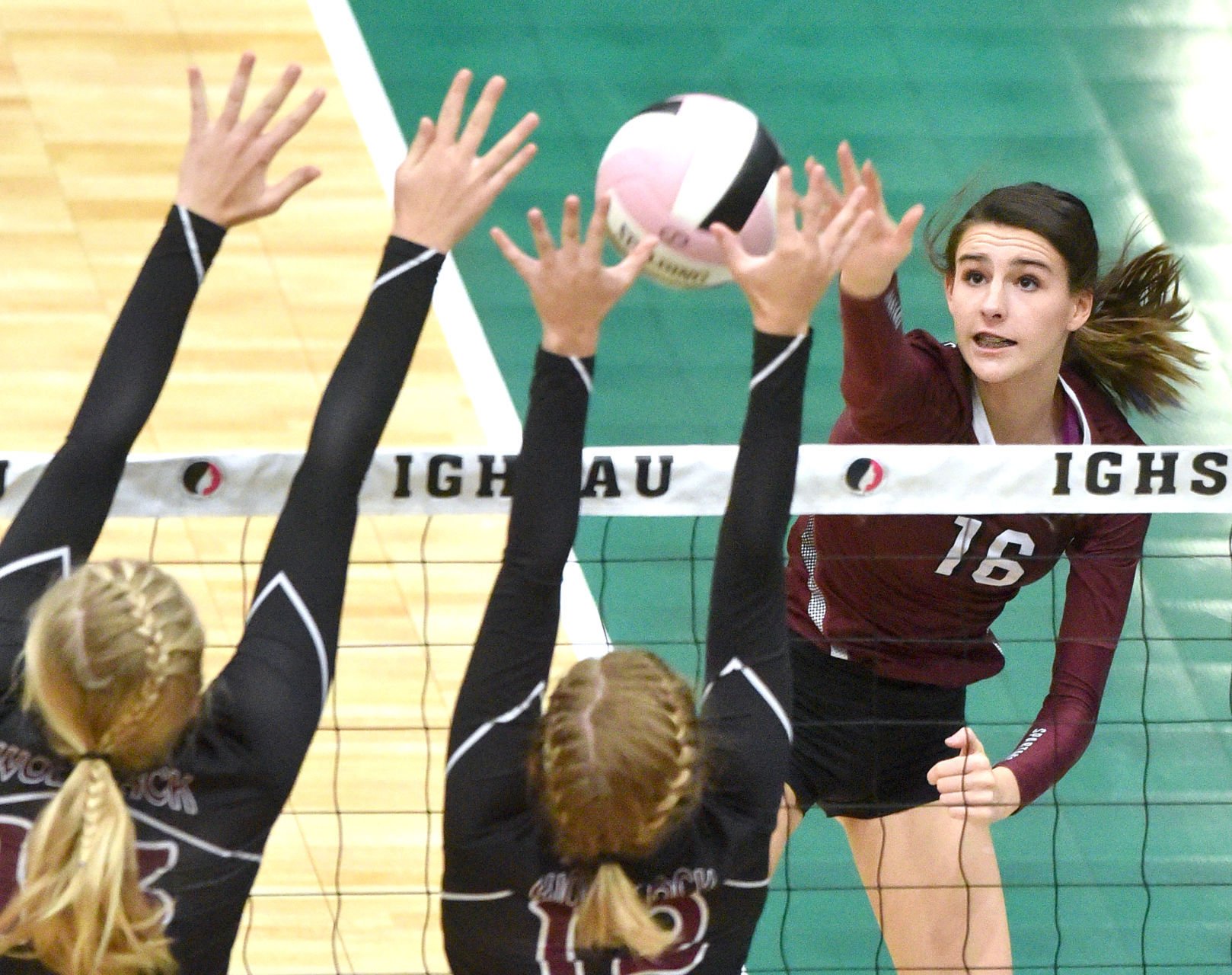 Western Christian vs Grundy Center state volleyball